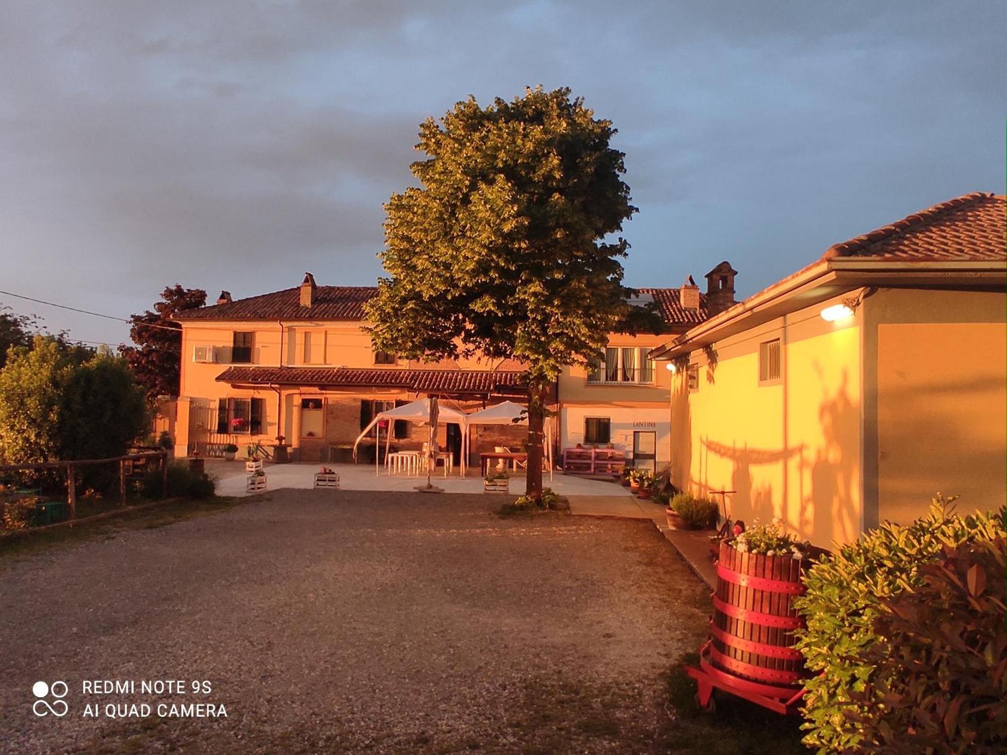 Вилла Cascina Angelina Casteggio Экстерьер фото